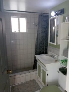 Room with Private entrance and restroom, Laundry, 10 Strains to choose from. Adventure tour guide