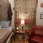 2-Bedroom suite w private bath: 1908 bungalow: Trendy foodie area: COVID-19/Health Aware: Gratis doobie & bottle of wine!