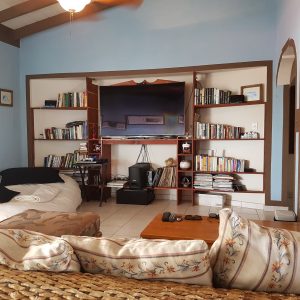 Affordable Four20 Friendly location in Simpson Bay.