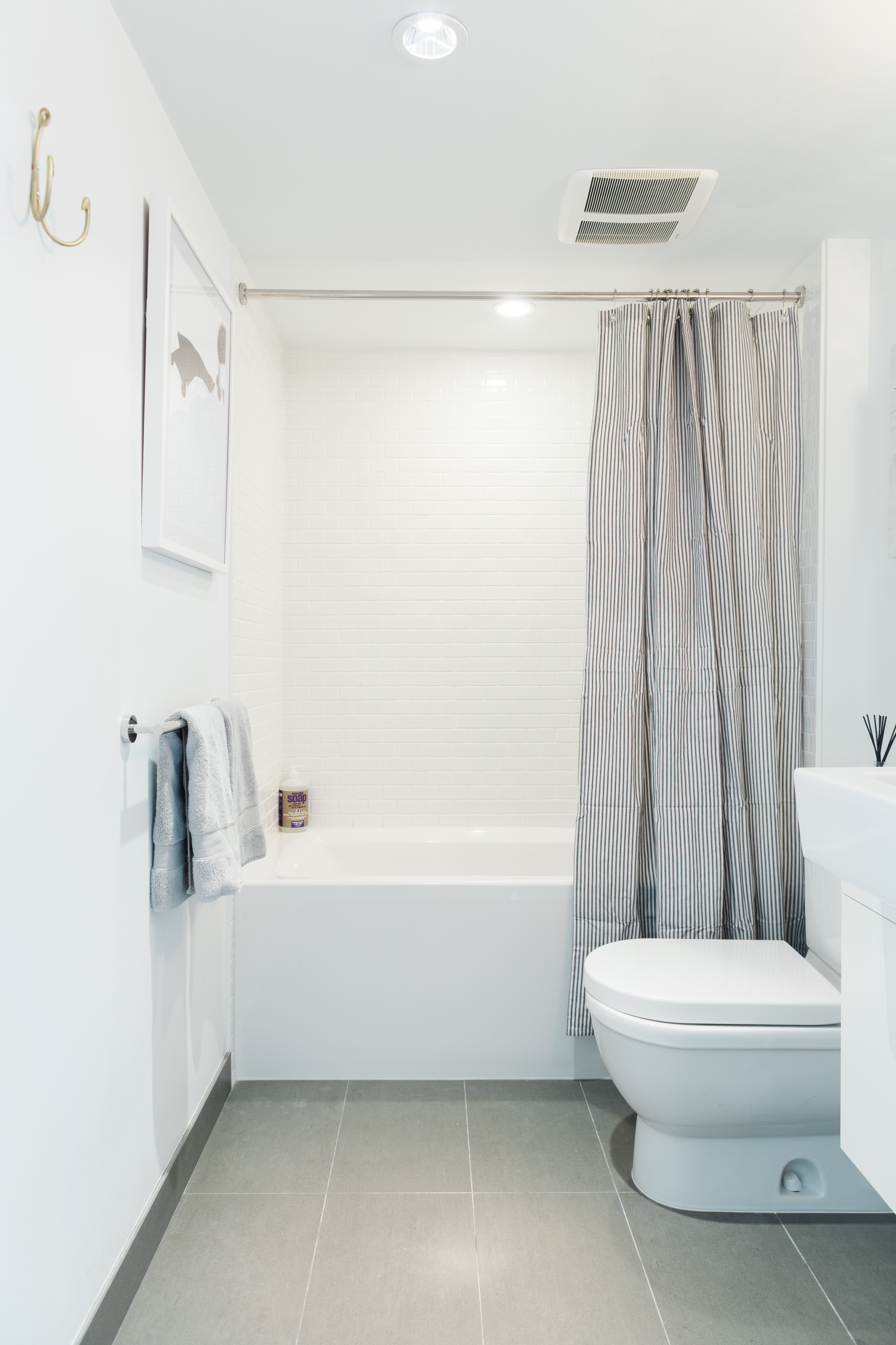 Stiletto Stoner Alert! Cultural Heart of Downtown Vancouver – Parking!