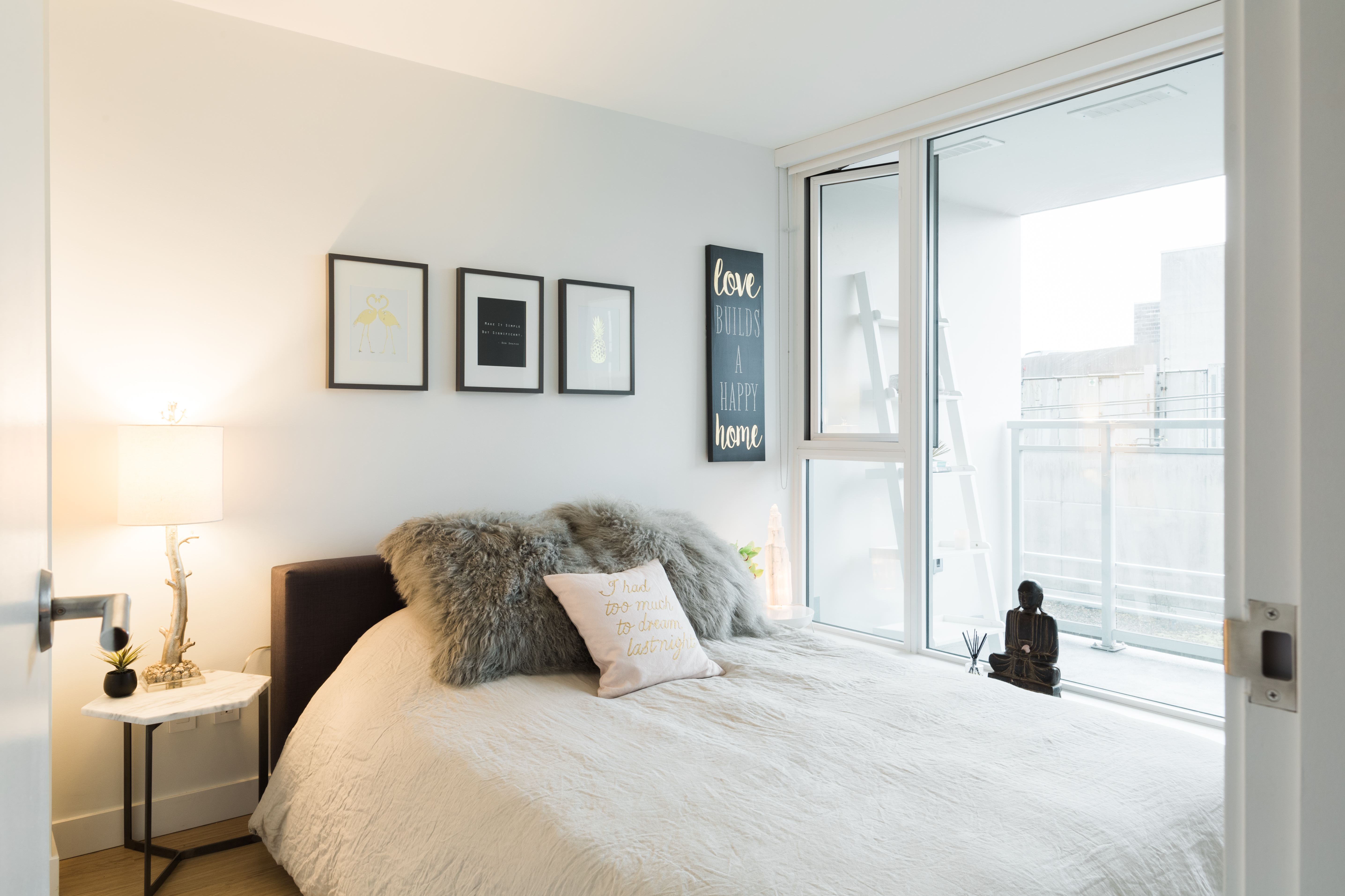 Stiletto Stoner Alert! Cultural Heart of Downtown Vancouver – Parking!