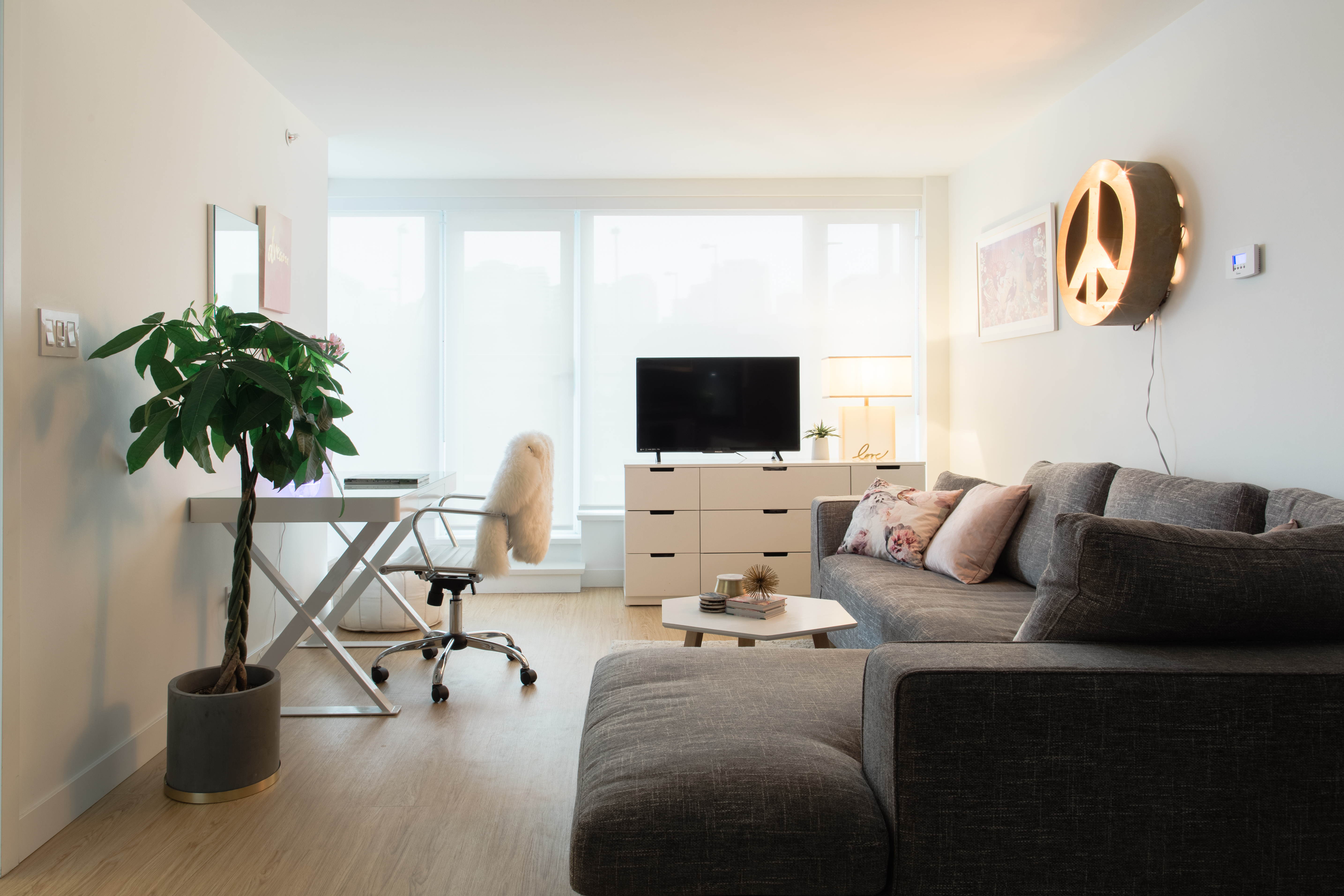 Stiletto Stoner Alert! Cultural Heart of Downtown Vancouver – Parking!