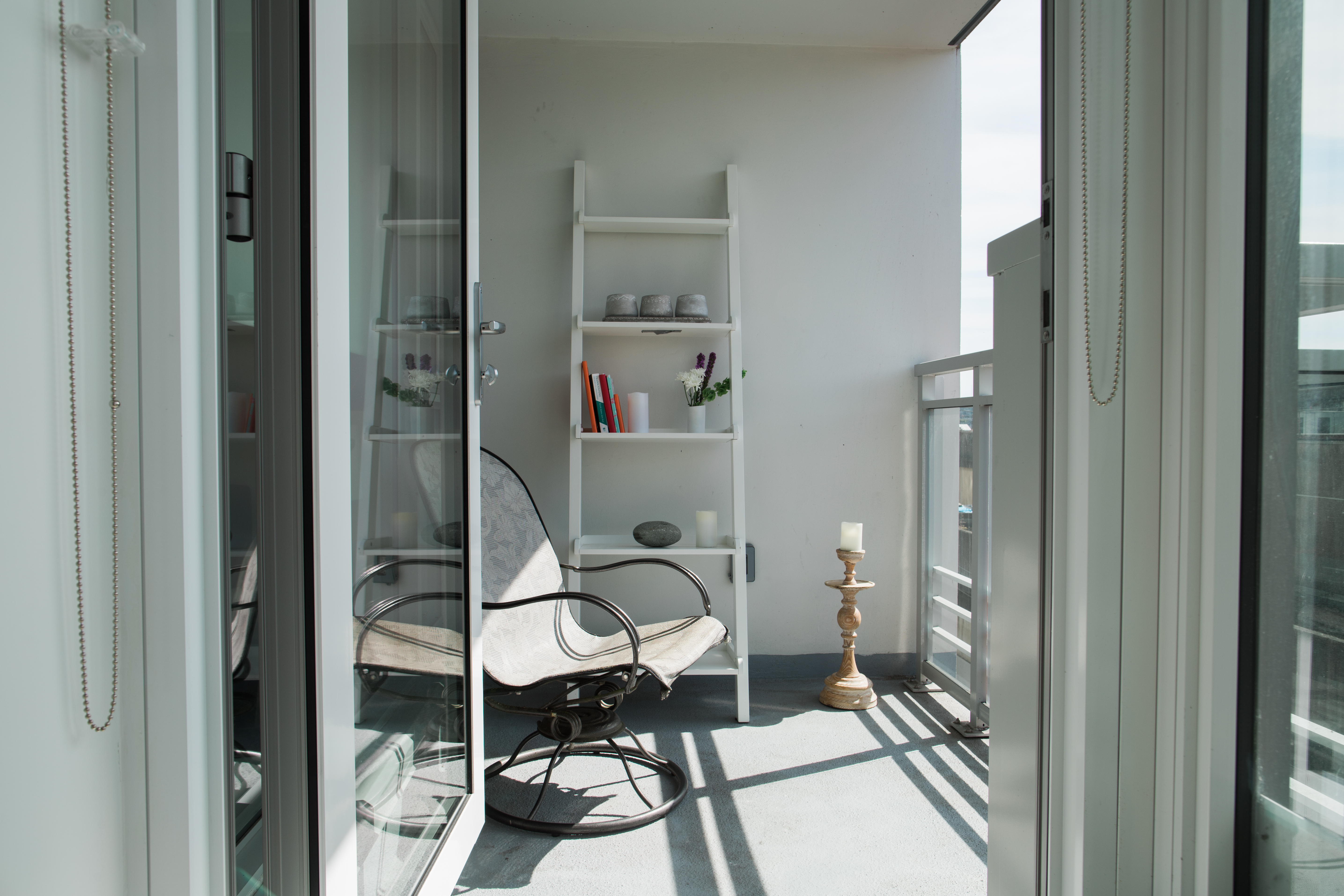 Stiletto Stoner Alert! Cultural Heart of Downtown Vancouver – Parking!