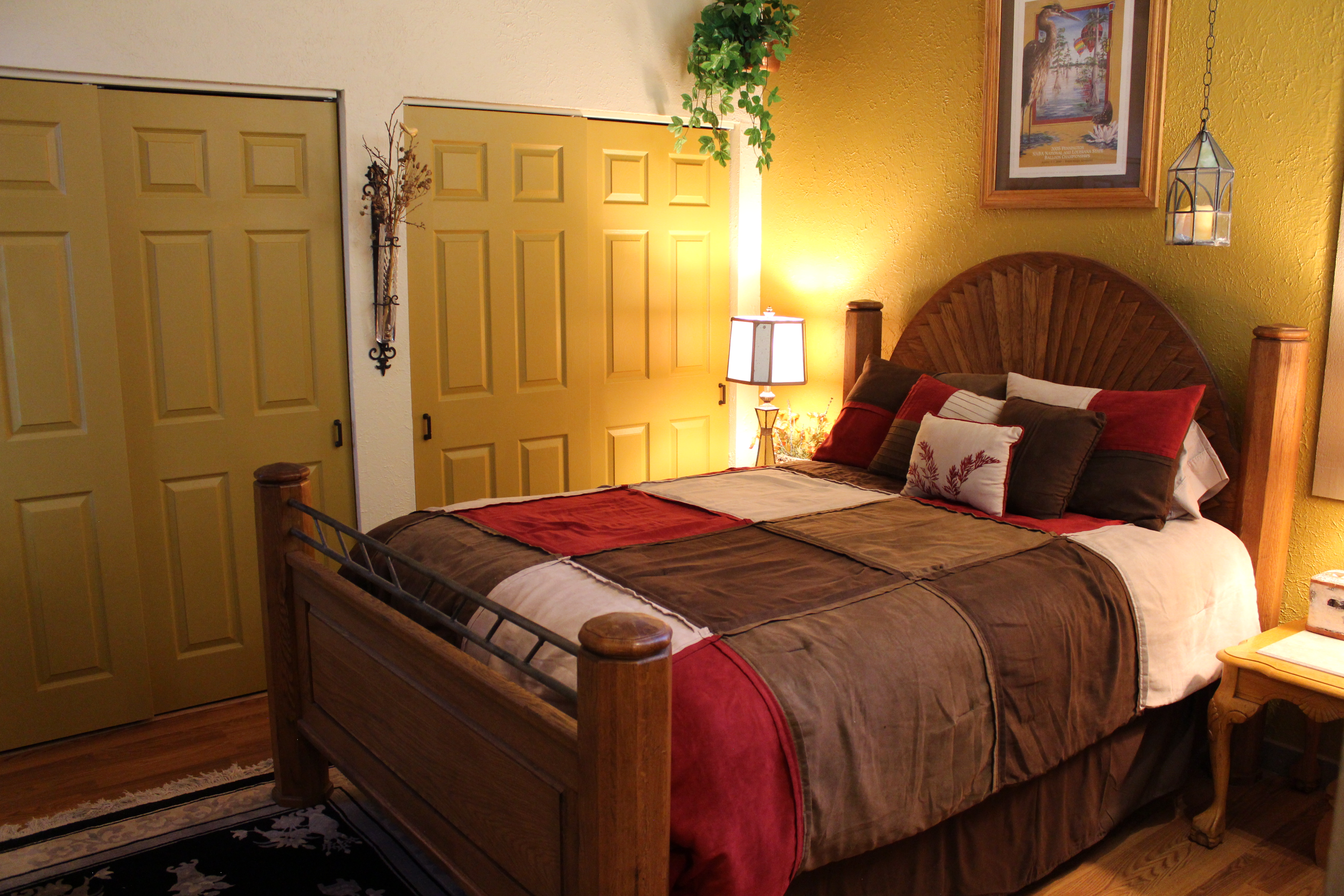 Beautiful Creekside Chalet with Awesome Mountain VIEWS