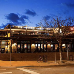 2-Bedroom suite w private bath: 1908 bungalow: Trendy foodie area: COVID-19/Health Aware: Gratis doobie & bottle of wine!