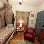 2-Bedroom suite w private bath: 1908 bungalow: Trendy foodie area: COVID-19/Health Aware: Gratis doobie & bottle of wine!