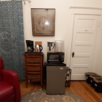 2-Bedroom suite w private bath: 1908 bungalow: Trendy foodie area: COVID-19/Health Aware: Gratis doobie & bottle of wine!