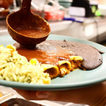 2-Bedroom suite w private bath: 1908 bungalow: Trendy foodie area: COVID-19/Health Aware: Gratis doobie & bottle of wine!