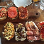 2-Bedroom suite w private bath: 1908 bungalow: Trendy foodie area: COVID-19/Health Aware: Gratis doobie & bottle of wine!